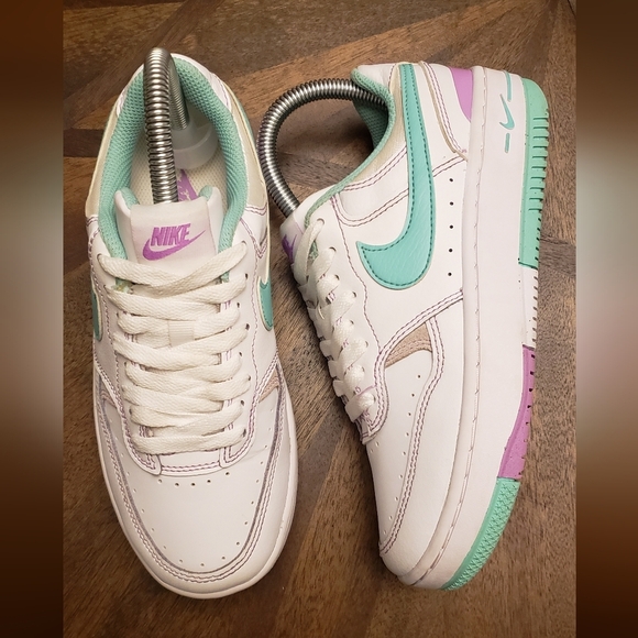 Nike Gamma Force Women's Size 5 White/Mint Green/Lavender - Picture 1 of 15